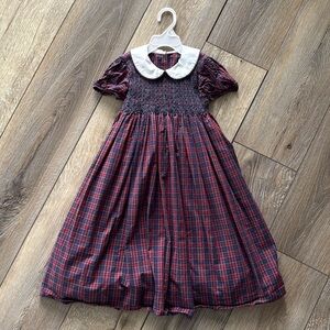 Vintage girls dress, fits like 5T. No size tag